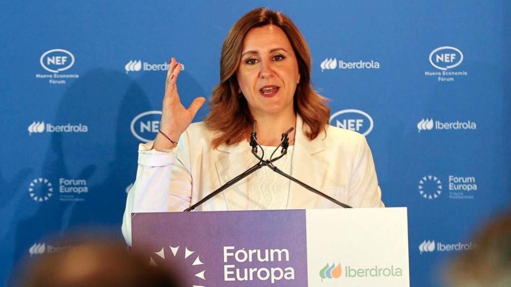 María José Catalá, durante su intervención en el desayuno de Fórum Europa. Efe / Manuel Bruque