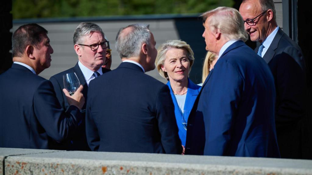Ursula von der Leyen y Donald Trump, durante el G7 de Canadá