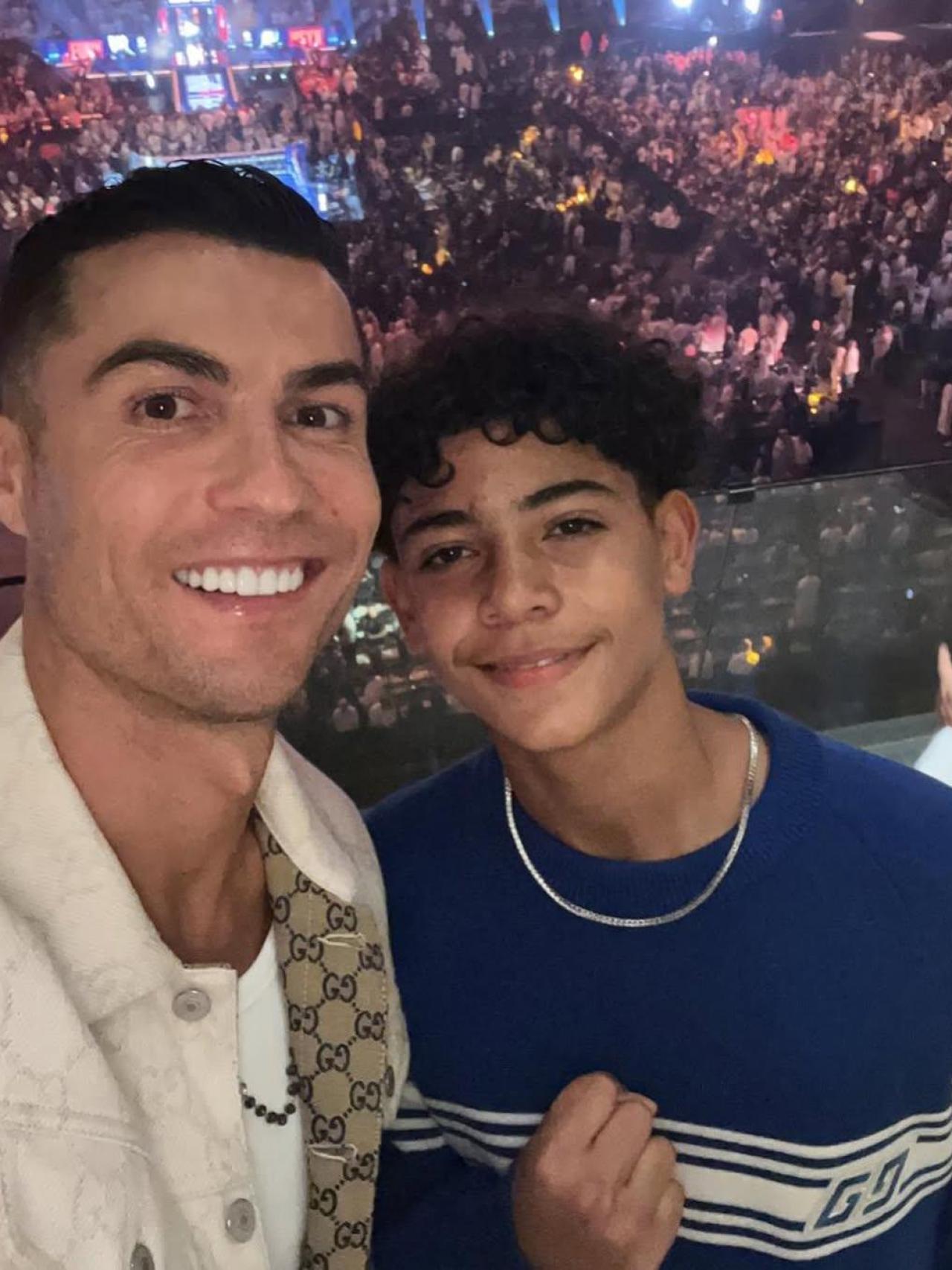 Cristiano Ronaldo y su hijo mayor, Cristiano Jr., en una imagen de redes sociales.