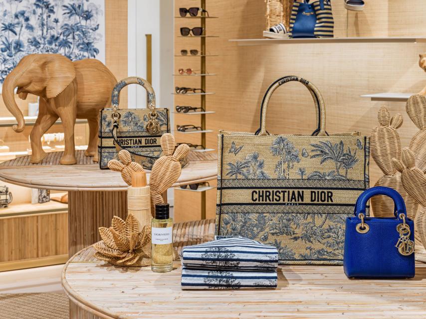 Detalle de la 'pop-up store' de Dior en Ibiza para presentar la colección Dioriviera.