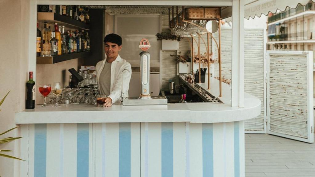 La terraza Scalpers en el Radisson Collection Sevilla.