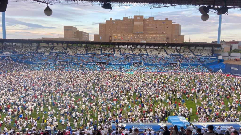 Invasión del campo tras el Real Zaragoza - Deportivo.