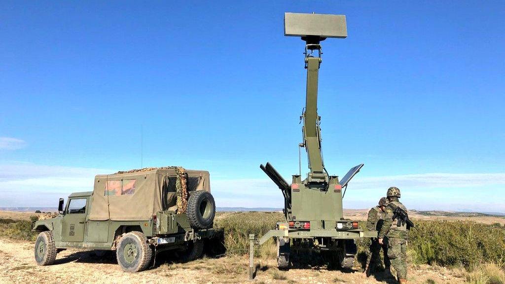 Maniobras del Ejército de Tierra con un radar Raven