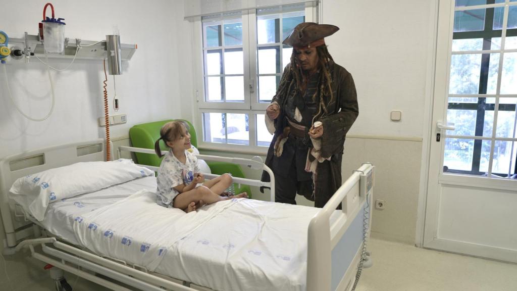 Johnny Depp con un paciente