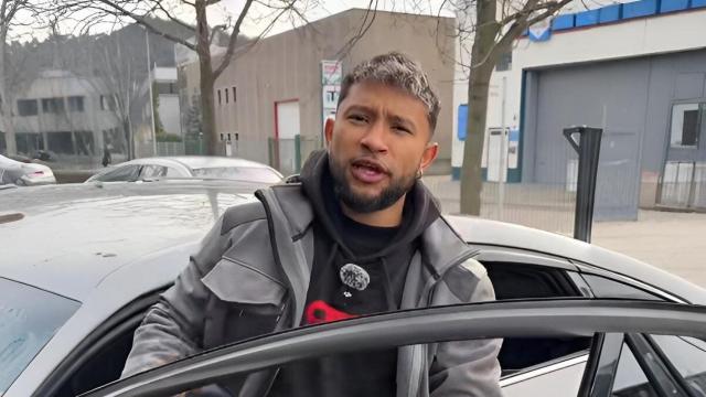 Eduardo Los Santos, mecánico.