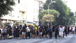 Trabajadores del metal se manifiestan este miércoles en una avenida de Cádiz.