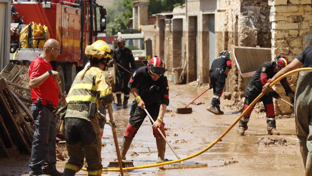La UME en tareas de limpieza en Azuara tras las tormentas