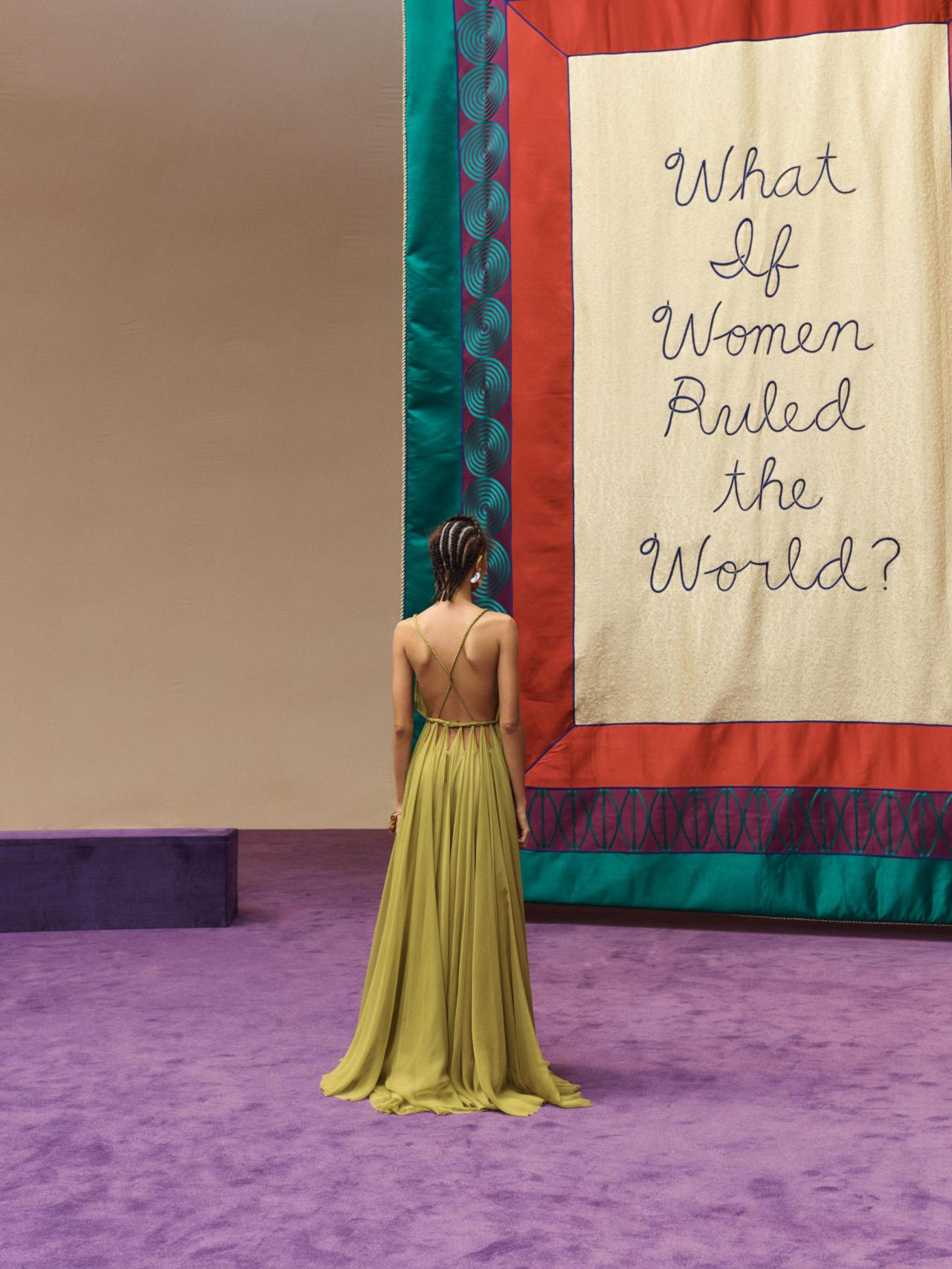 Encabezaba la pasarela una cuestión de gran poder: 'What if women ruled the world?' ('¿Qué pasaría si las mujeres gobernaran el mundo?')