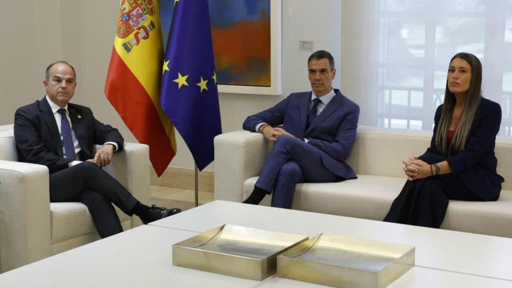 Reunión de Sánchez con Jordi Turull y Miriam Nogueras en Moncloa.