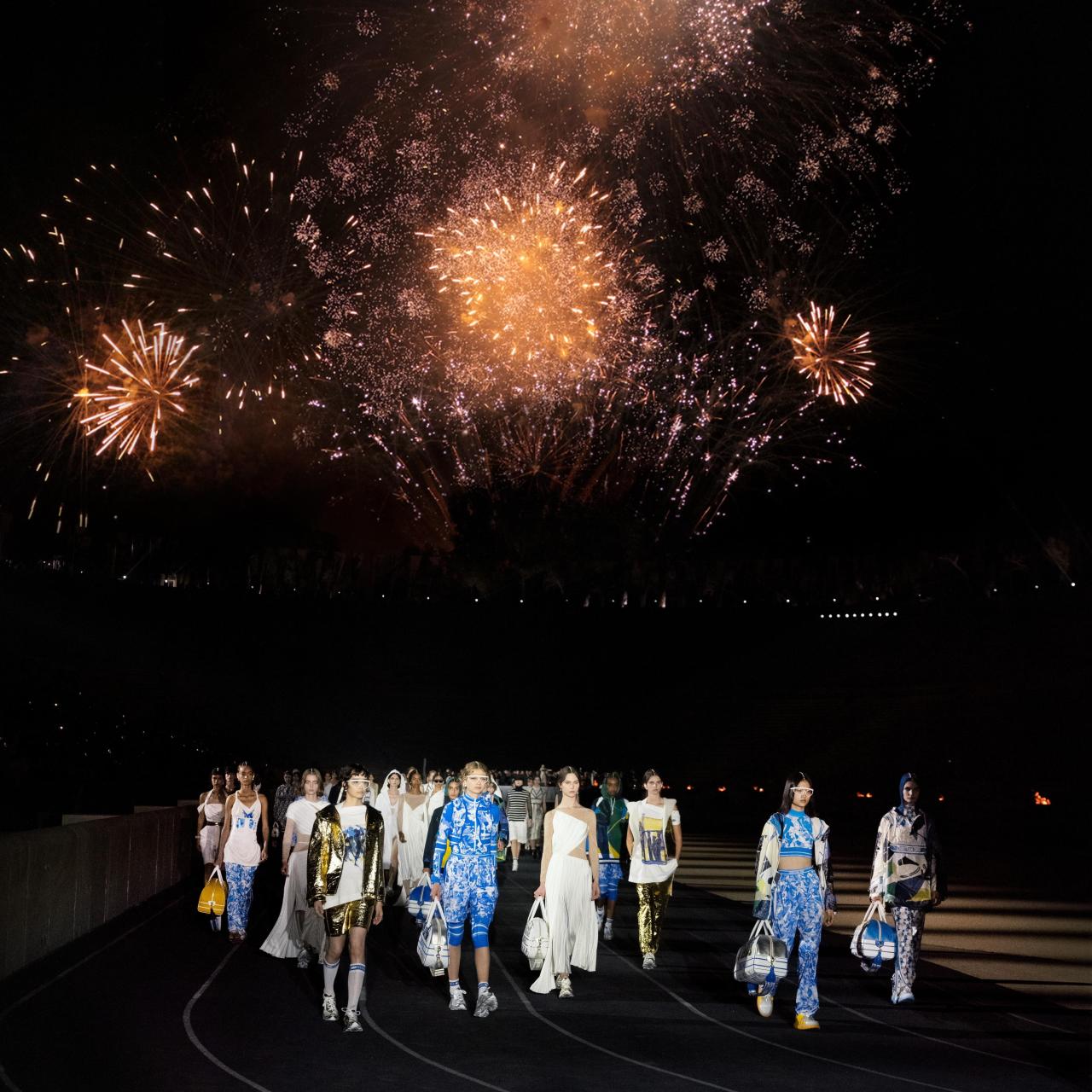 El desfile Crucero 2022 de Dior hizo historia, tanto por su ubicación como por su propuesta estética.