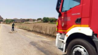 Los bomberos del Consorcio Provincial en un incendio en Morales del Vino