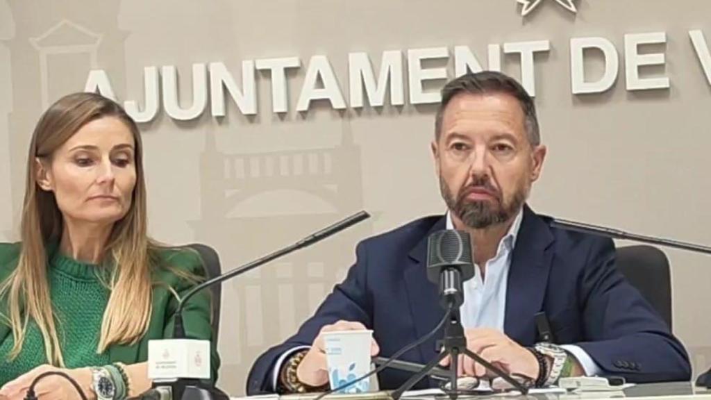 Cecilia Herrero junto a Juanma Badenas. EE