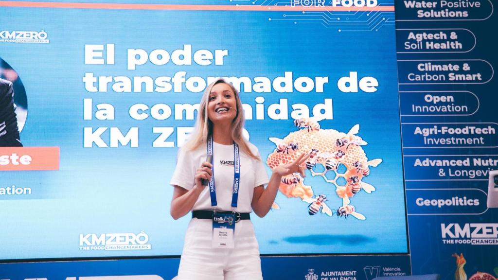 Beatriz Jacost, CEO de KM ZERO Food Innovation Hub, en la apertura de ftalks25.