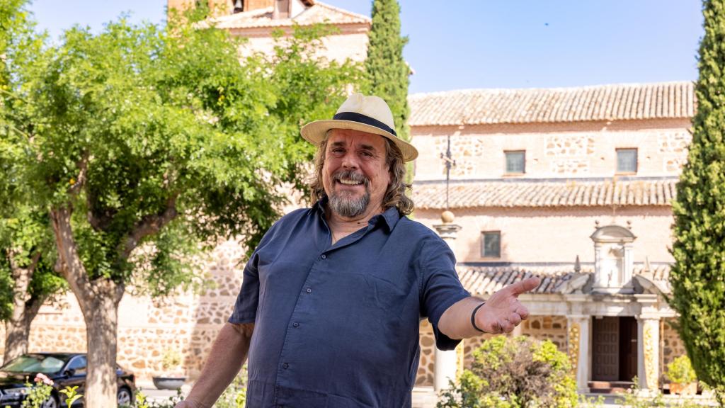 Juan Muñoz, en la plaza de Argés (Toledo).