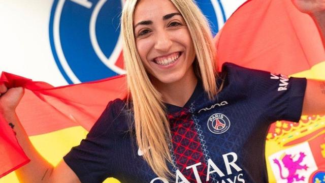 Olga Carmona, con la camiseta del París Saint-Germain.