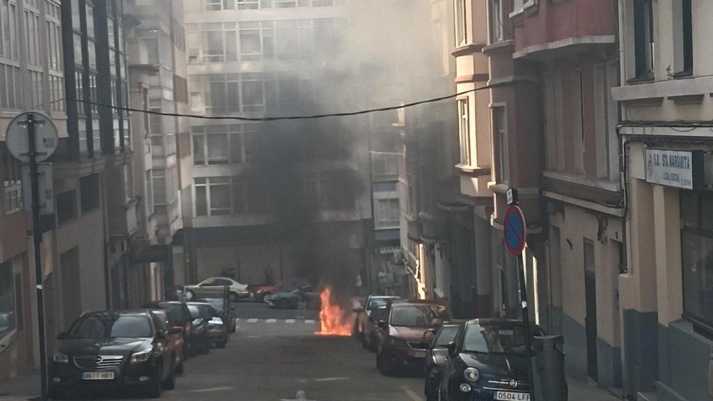 Arde un vehículo en A Coruña