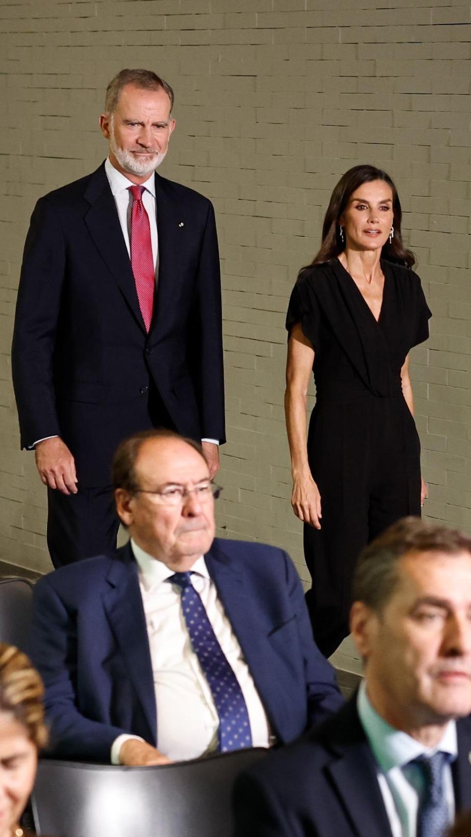 Los reyes Felipe VI y Letizia a su llegada a los Premios Internacionales Rey de España de Periodismo organizados por la Agencia EFE y la Agencia Española de Cooperación Internacional celebrados este miércoles en Madrid.