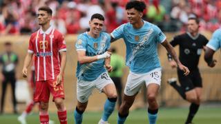 Phil Foden celebra el primer gol del Manchester City en el partido.