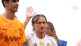 Luka Modric agradece el apoyo a los aficionados presentes en el Hard Rock Stadium.