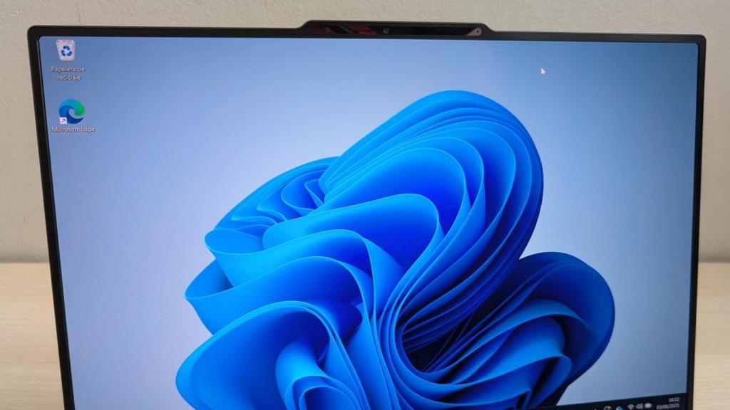 Un portátil Windows 11 compatible con Windows Hello