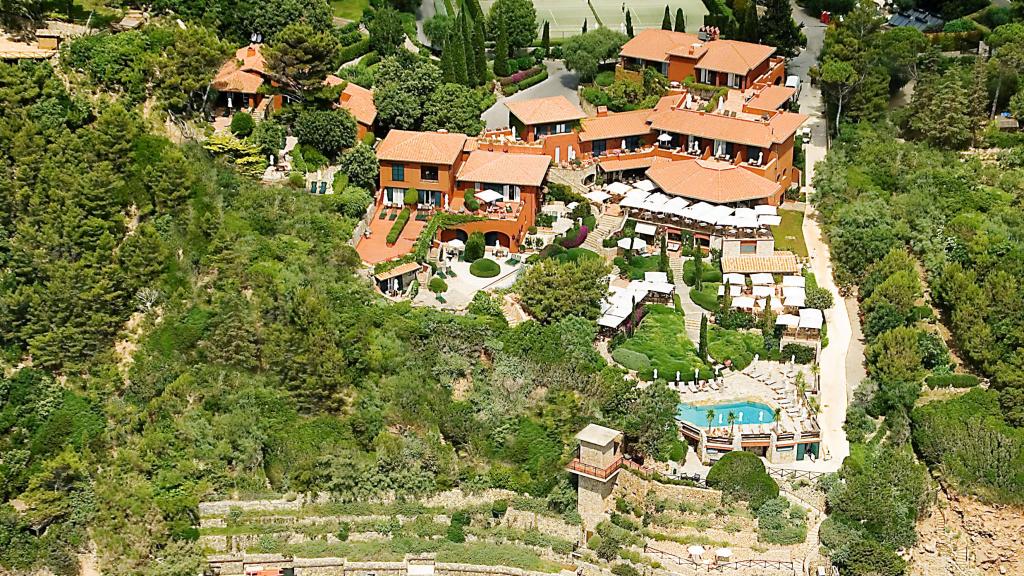 Vista aérea del Hotel Il Pellicano.