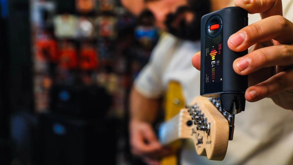 El afinador electrónico Roadie 4