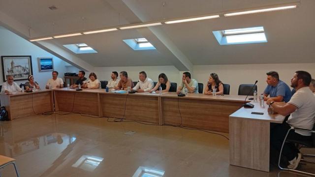 Pleno municipal de Brión.