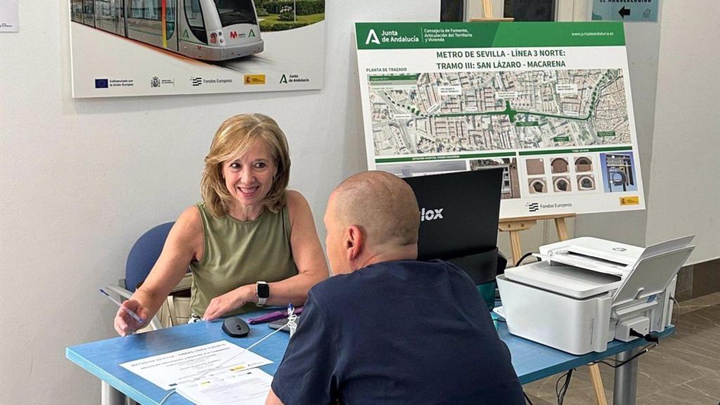 Oficina de información sobre las obras del Metro de Sevilla.