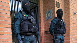 Agentes de la Unidad de Seguridad Ciudadana (USECIC), en una de las viviendas intervenidas