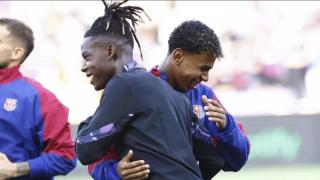 Nico Williams con Lamine Yamal antes de un partido de Liga