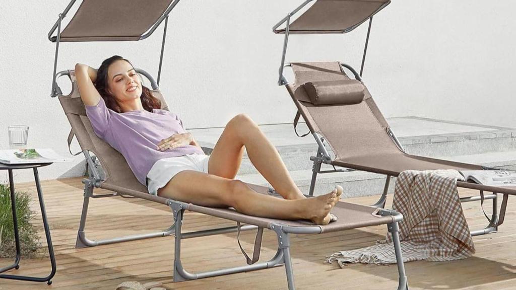 En casa nos peleamos a ver quién la pilla primero: así es la tumbona para el jardín top ventas con parasol incluido