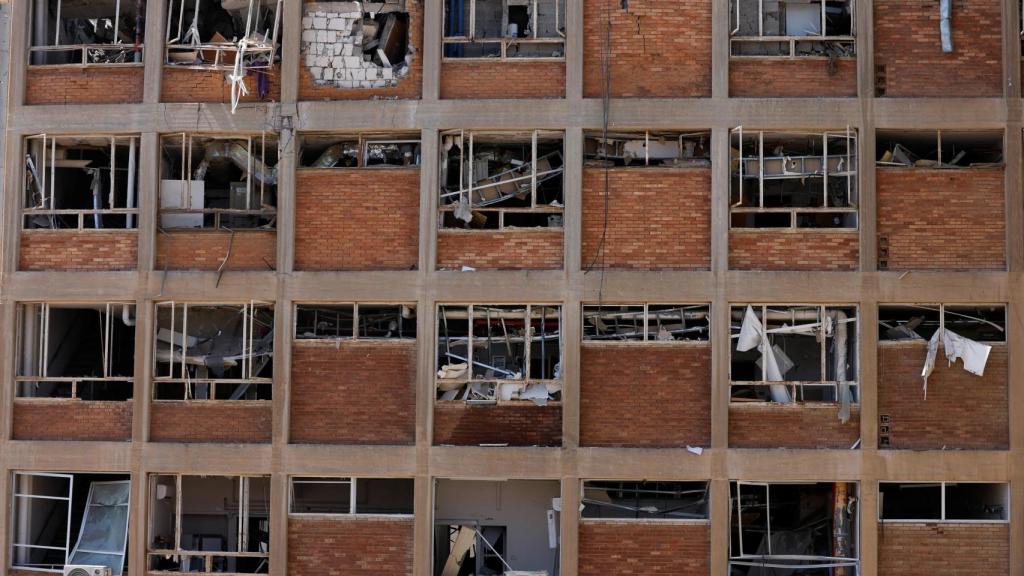 Una de las fachadas del edificio.