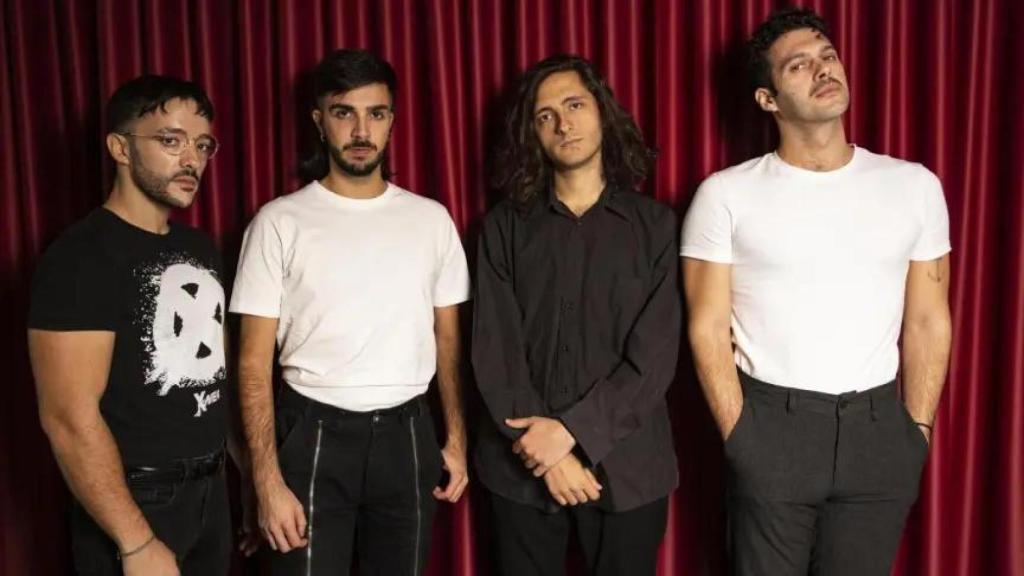 Los miembros de Arde Bogotá, en septiembre, posando para una entrevista con EL ESPAÑOL.