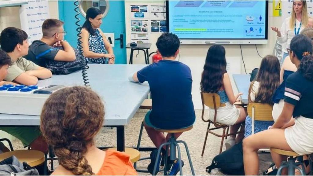Alumnos de 4º ESO del colegio Argos de Valencia durante una jornada sobre educación sexual