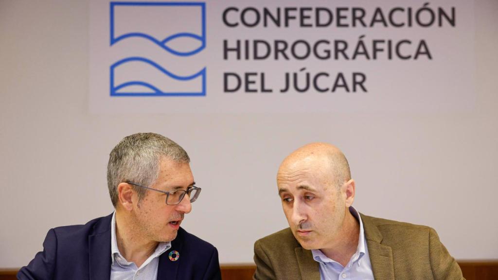 El secretario de Estado de Medio Ambiente, Hugo Morán, y el presidente de la CHJ, Miguel Polo. Efe / Ana Escobar