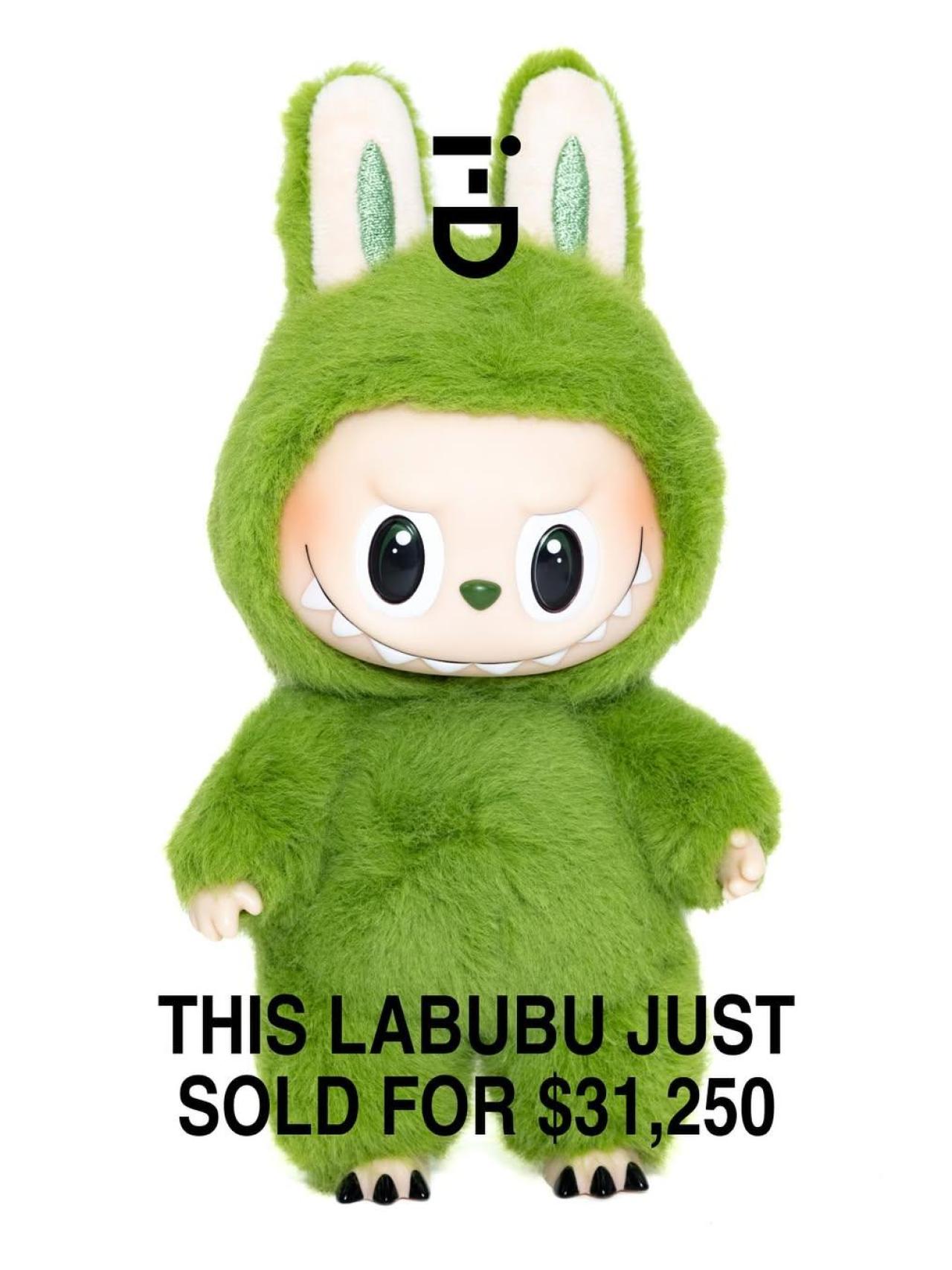 Detalle del Labubu vendido en una subasta.