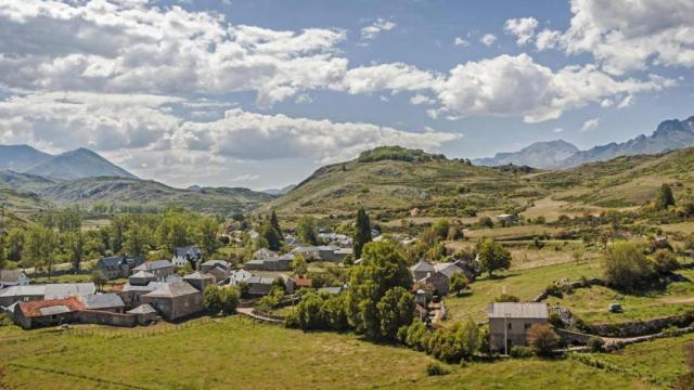 Panorámica de Villasecino, localidad de Babia de Yuso