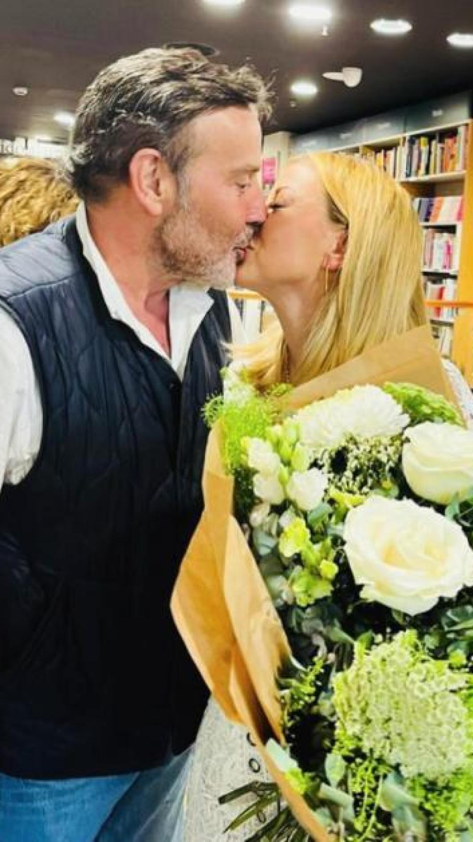 Ana Villarrubia y Pedro José Onieva, tío de Íñigo Onieva, en una foto de redes sociales.