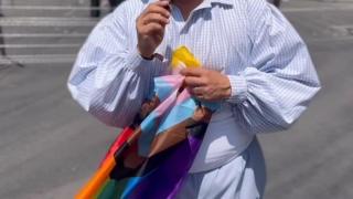 David Olivares, este jueves disculpándose por las palabras homófobas en la visita a una hoguera.