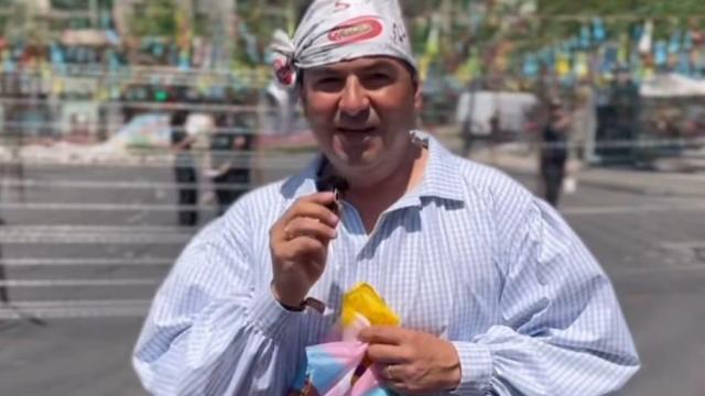 David Olivares, este jueves disculpándose por las palabras homófobas en la visita a una hoguera.