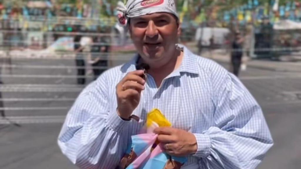 David Olivares, este jueves disculpándose por las palabras homófobas en la visita a una hoguera.