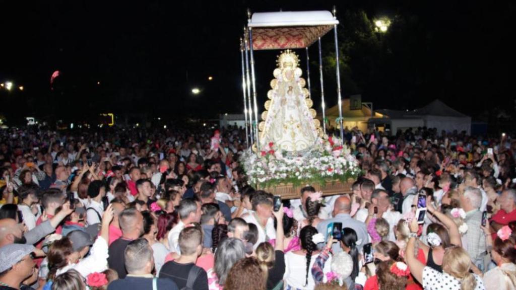 La Virgen del Rocío por la noche