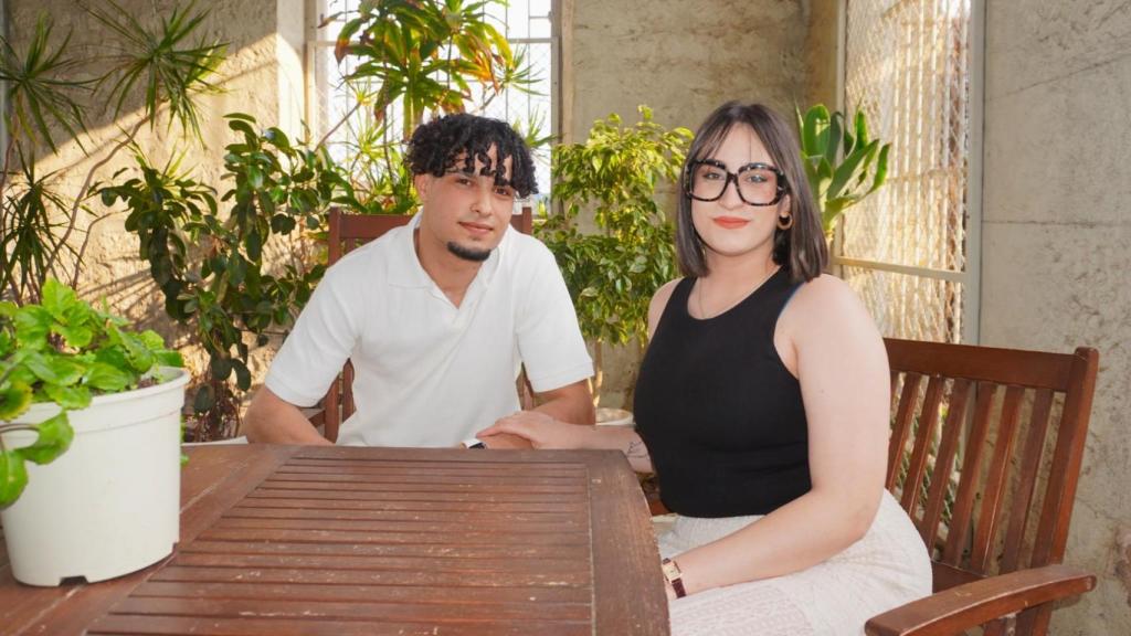 Mohamed, junto a su novia Aida.