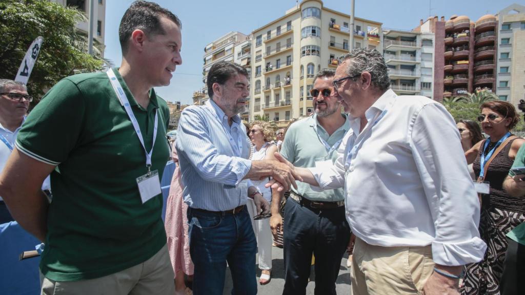 Rubén Alfaro, Luis Barcala, Pablo Ruz y Toni Pérez, en la mascletà del jueves.