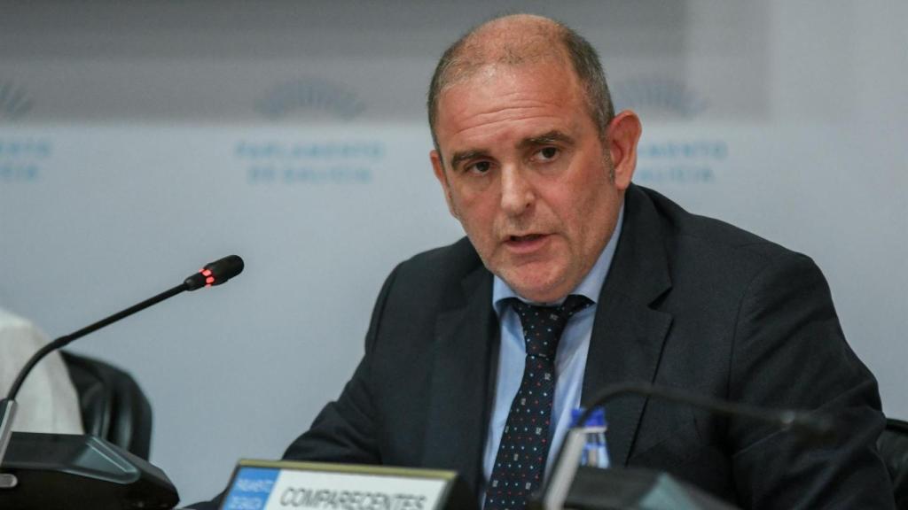 El director xeral de Asistencia Sanitaria do Servizo Galego de Saúde, Alfredo Silva,en el Parlamento.