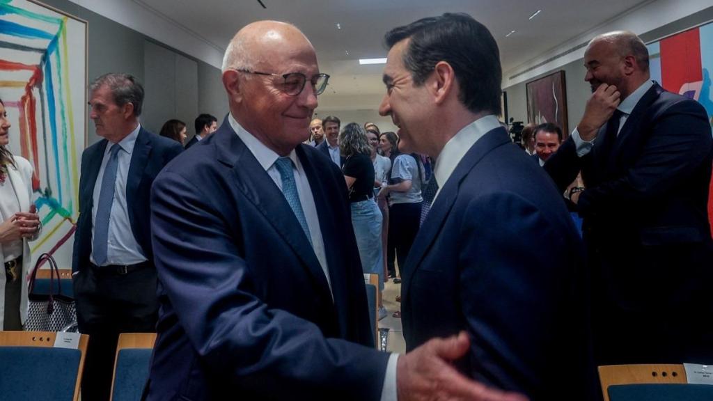 Carlos Torres y Josep Oliu en una imagen de archivo.