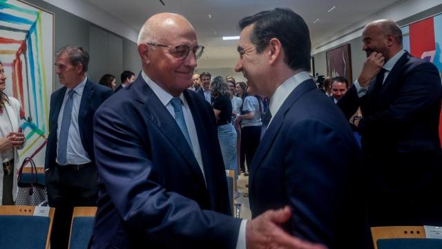 Carlos Torres y Josep Oliu en una imagen de archivo.