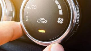 ⁠El peor error al encender el aire acondicionado del coche en verano: muchos conductores lo cometen en España