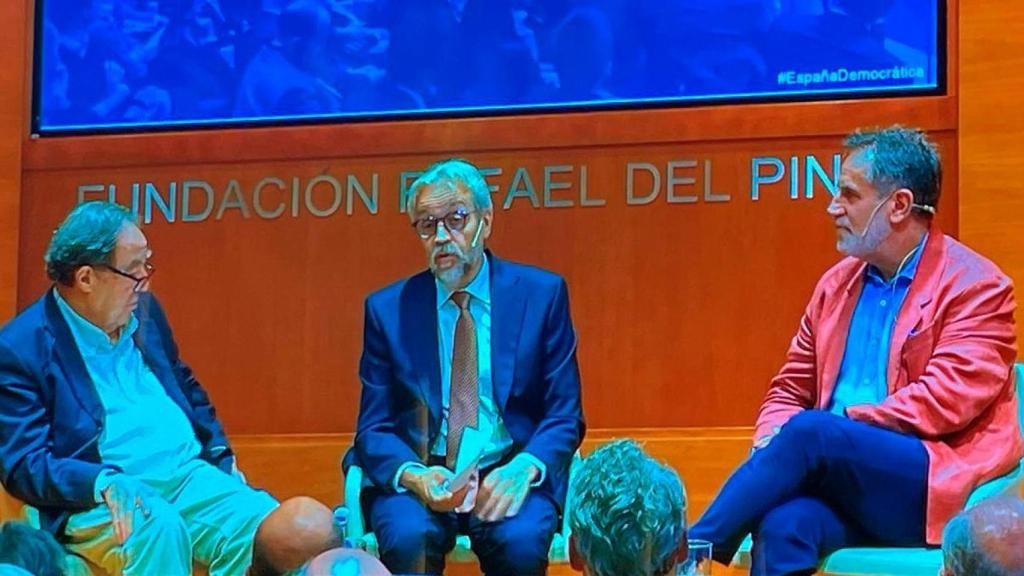 Francesc de Carreras, Andrés Betancor y Pablo de Lora, esta tarde durante la presentación del 'Memorial por la recuperación de la normalidad democrática'