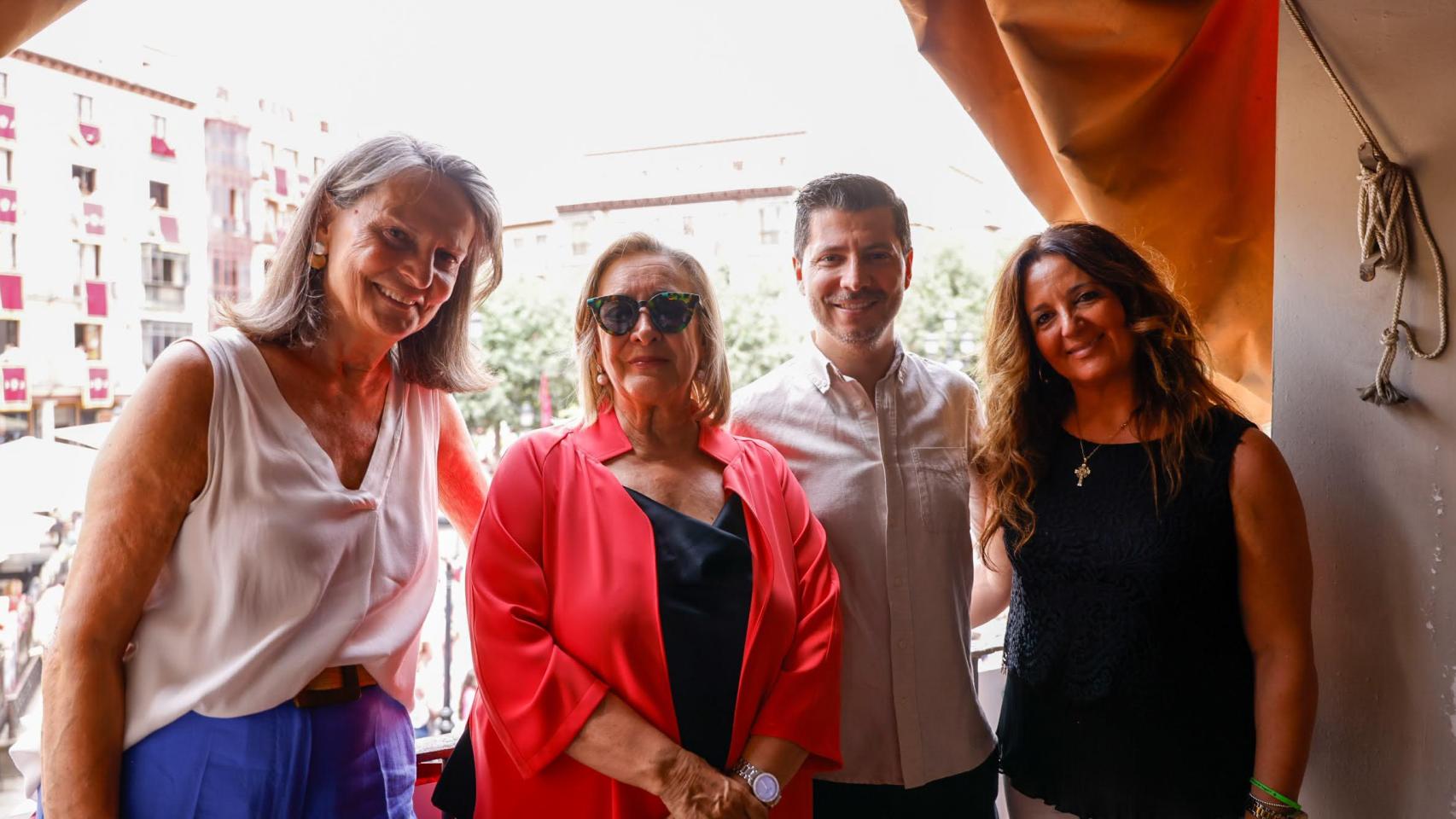 Grandes personalidades siguen la procesión del Corpus de Toledo desde la redacción de EL ESPAÑOL-EL DIGITAL CLM